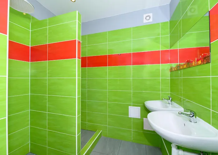 Benedikt City Center Hostel *